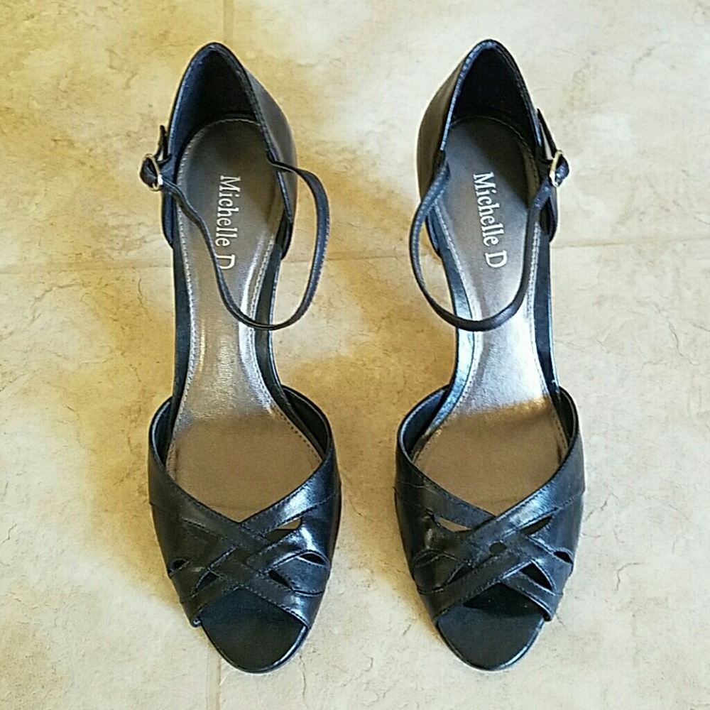 Michelle D pumps