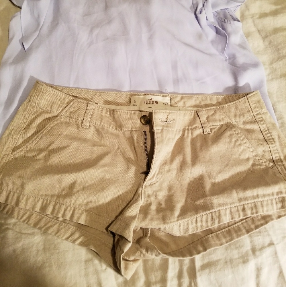 💥Khaki shorts. Worn twice!