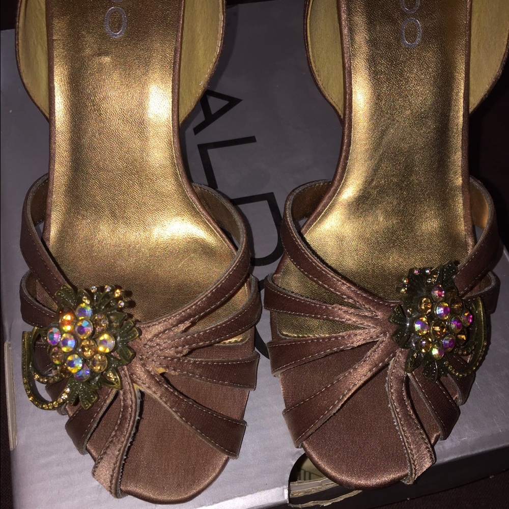 Worn Once! Aldo Evening Shoe w/ brooch detail