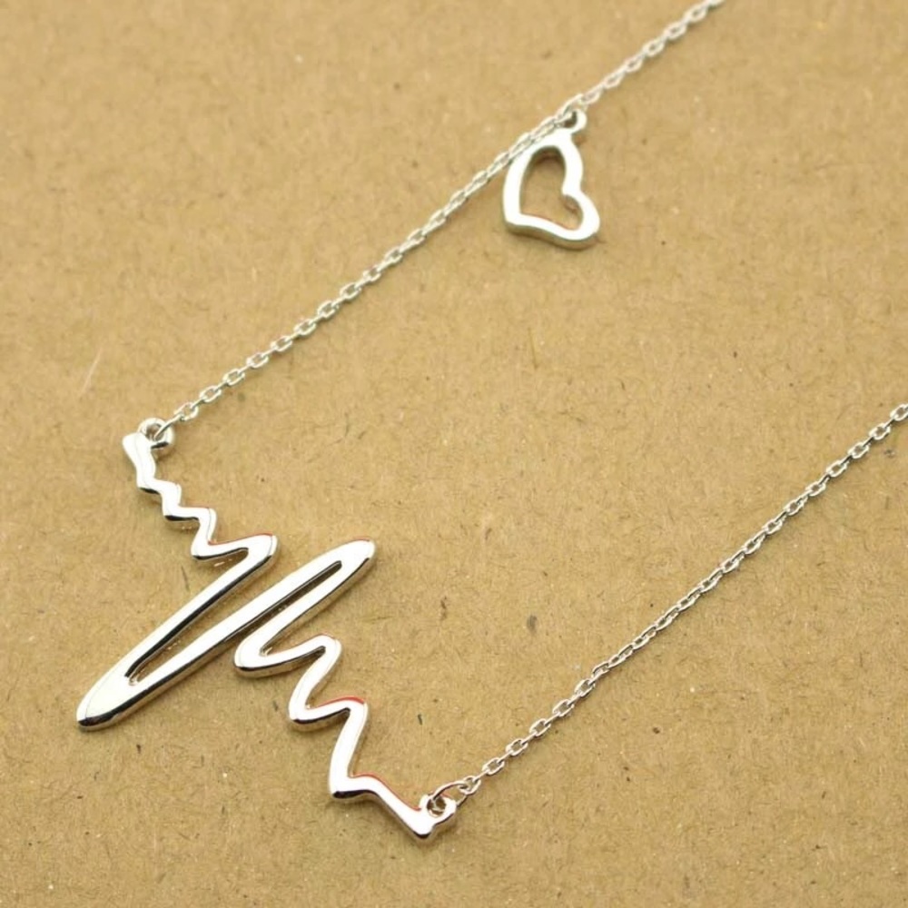 🆕 ARRIVAL❤️Silver Follow "The Beat Of My Heart"❤️