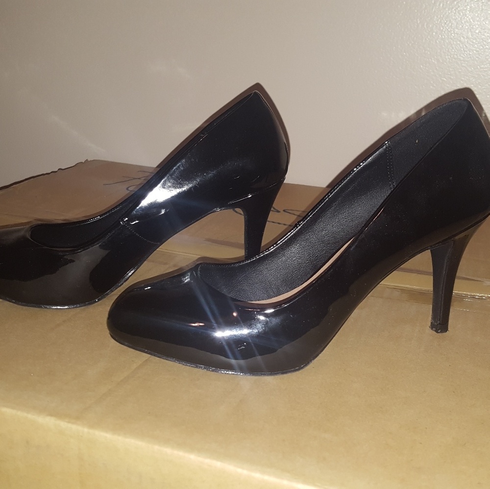Women's Round Toe Pump Black