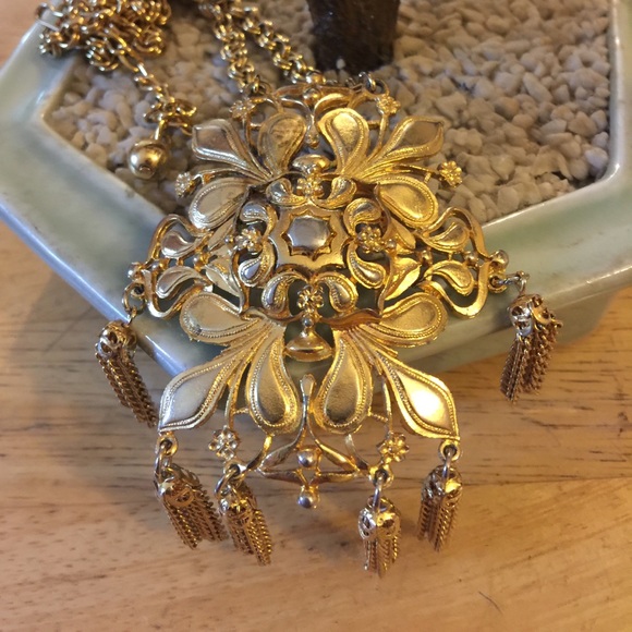 Antique  tassel necklace - Picture 2 of 5