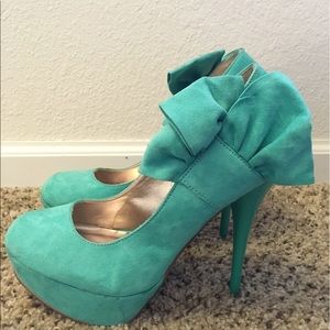 Green pump heels