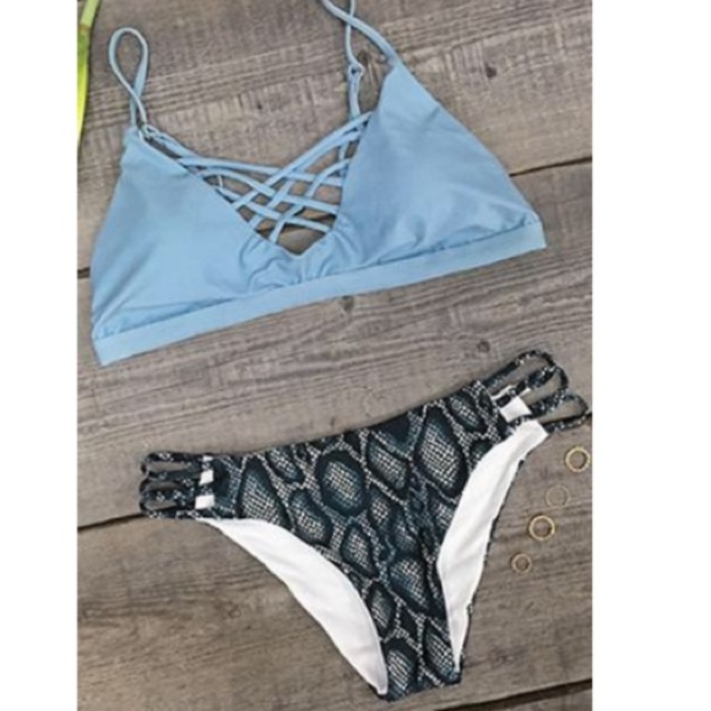 Brand New CUPSHE Salty Seabreeze bikini Size M.👙