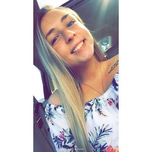 Meet your Posher, Caitlin