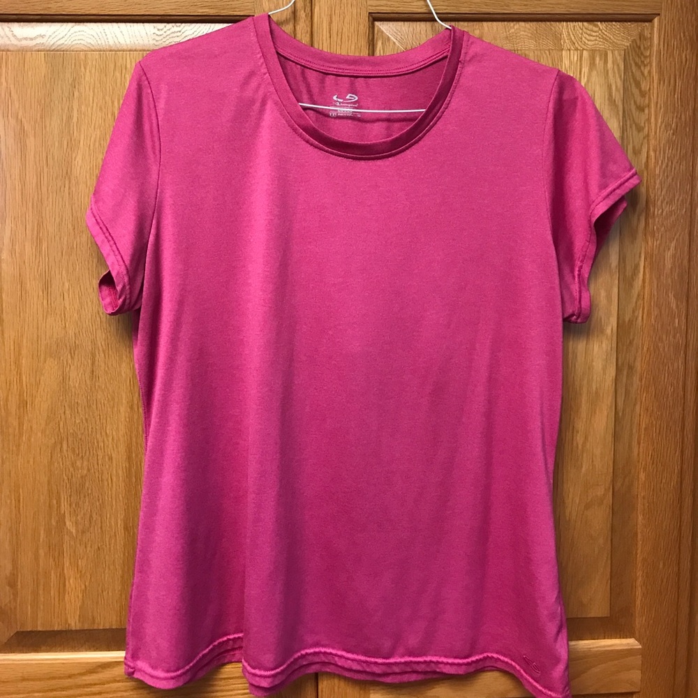 Champion Tee XXL Perfect for Workouts!