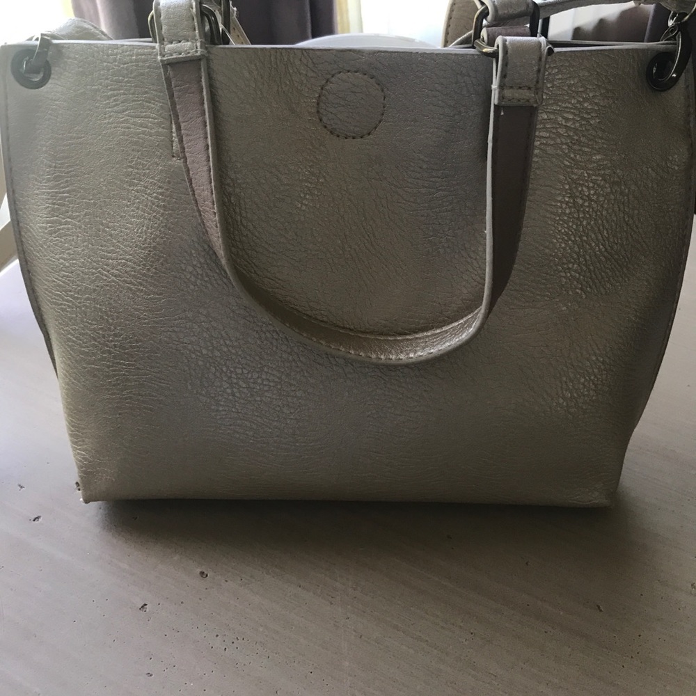 G.H. Bass Co. 2 in 1 reversible women's purse