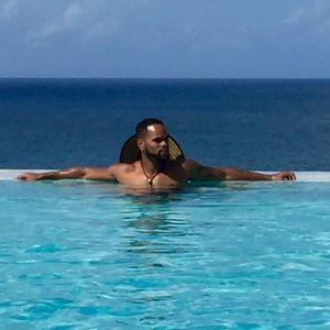 Meet your Posher, Adonis