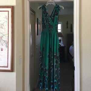 Beautiful sleeveless summer maxi dress.