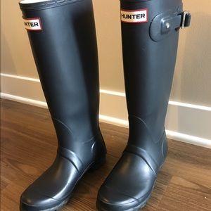 Women's original Hunter boots. Like New