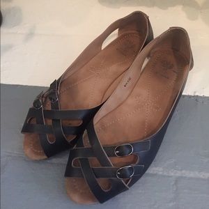 Cute black flats - size 8.5