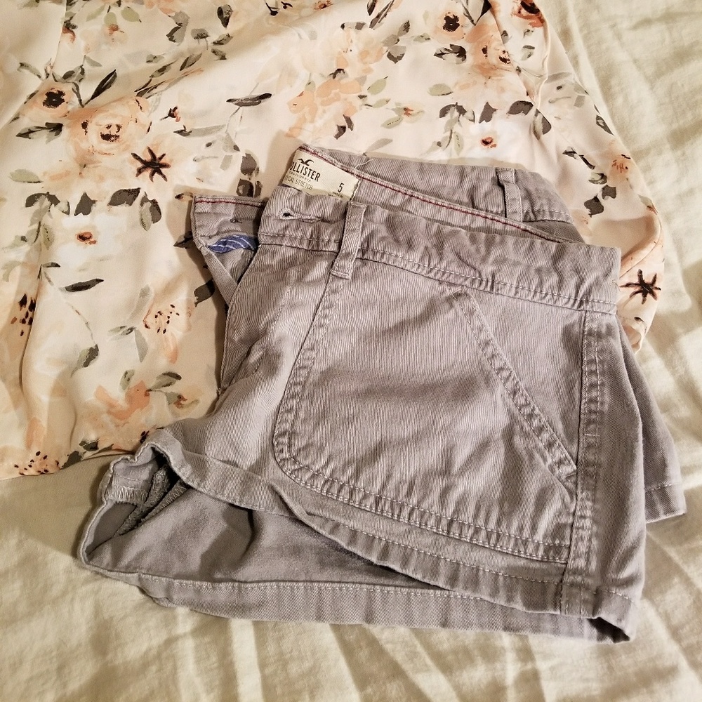 Light grey lowrise khaki-like shorts
