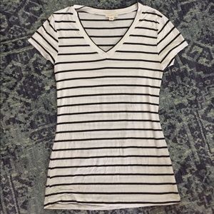 VERY SOFT & STRETCHY black & white striped T Shirt