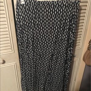 Print maxi skirt.