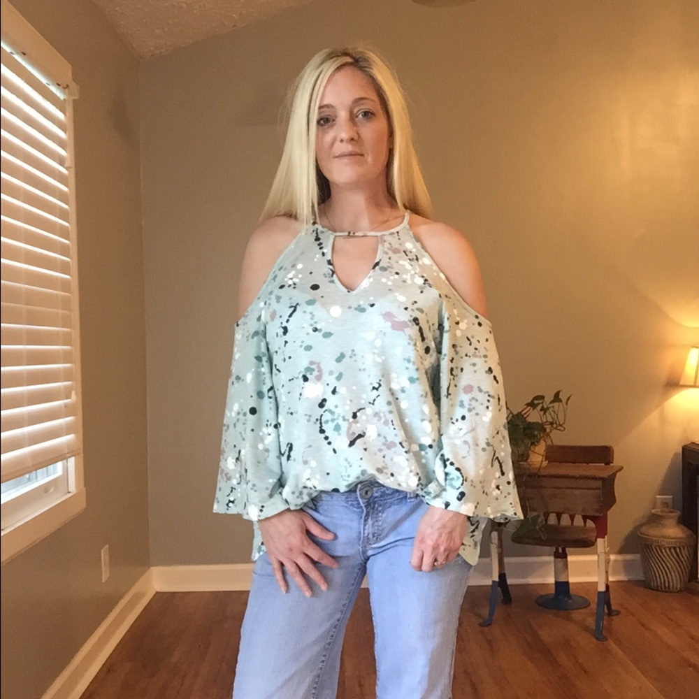 Entro Splattered Paint Cold Shoulder Halter Top - Picture 6 of 8