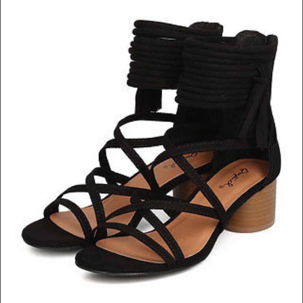 ✨ Black Strappy Sandals ✨