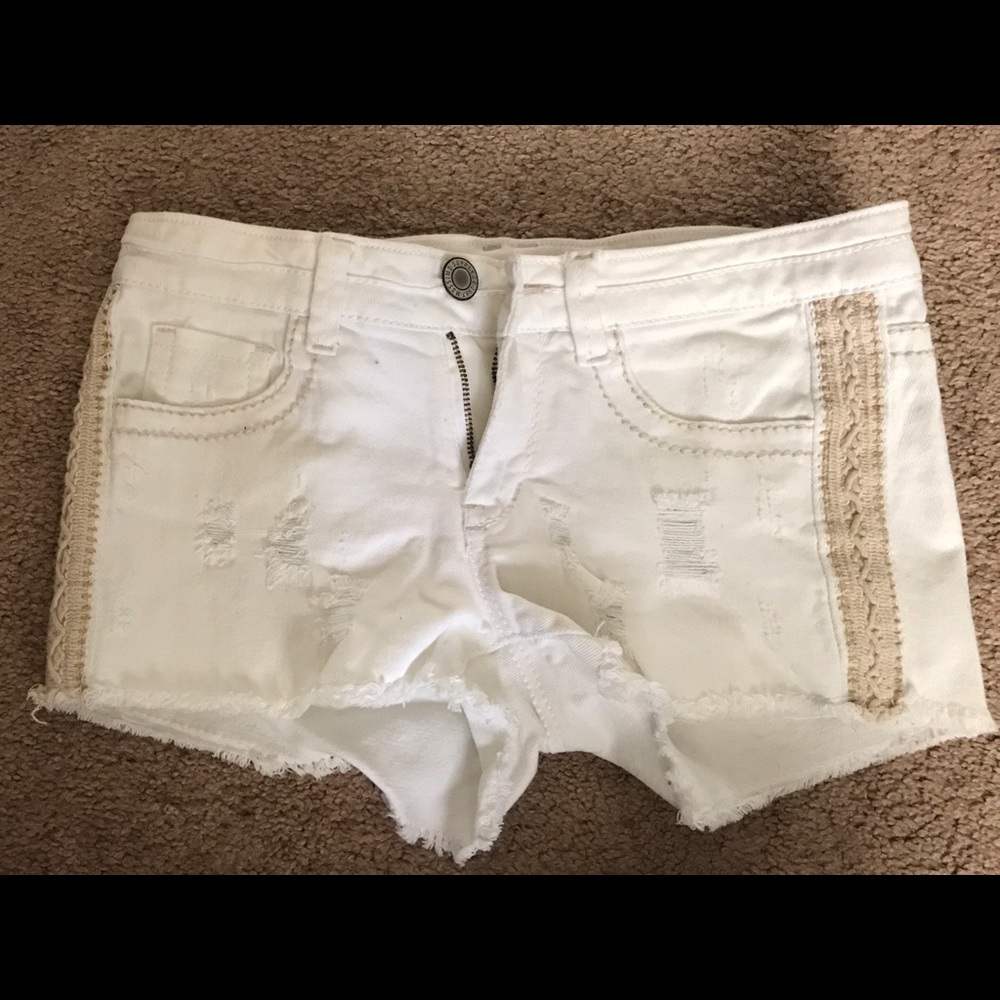 Mossimo Supply Co white shorts, size 7