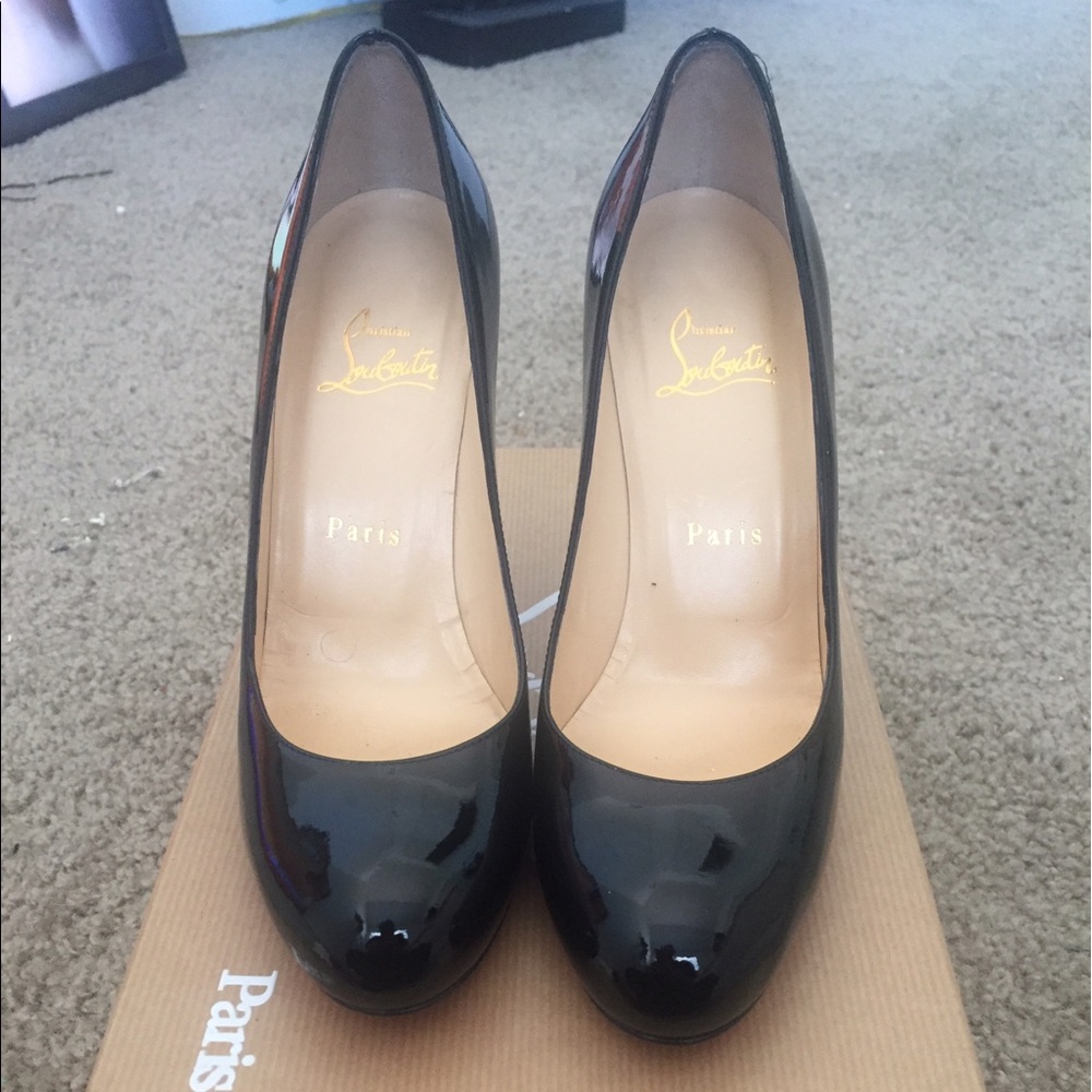 Christian Louboutin Simple Pump! 👠