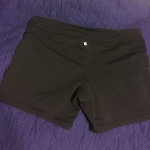 Lululemon athletica wunder shorts 12
