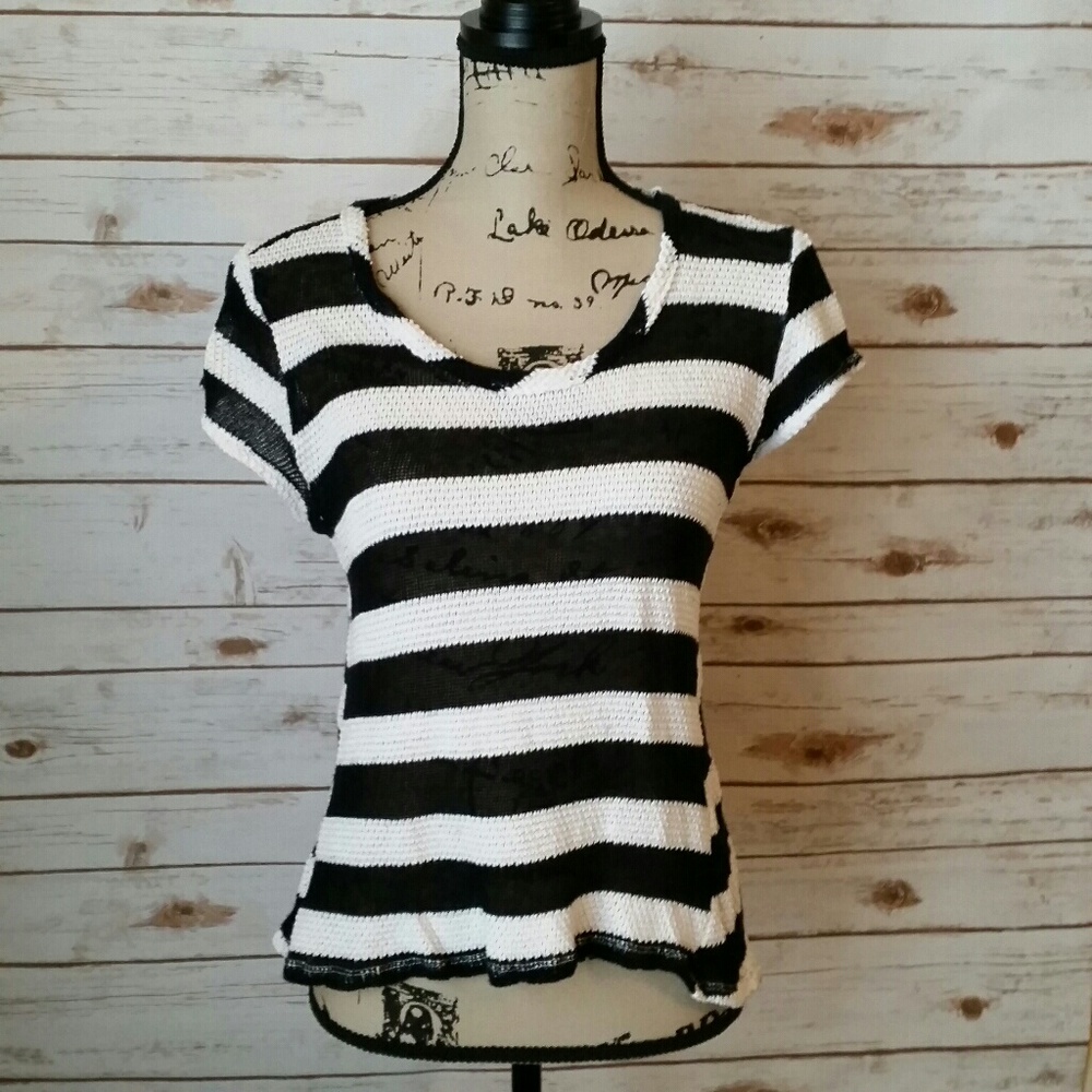 Miss chevious Knit shirt size L