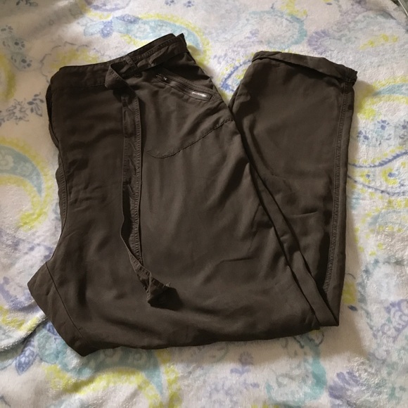 Olive green pants - Picture 1 of 4