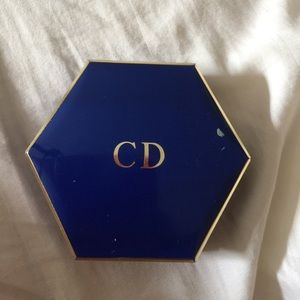 Pressed powder..looks new ..