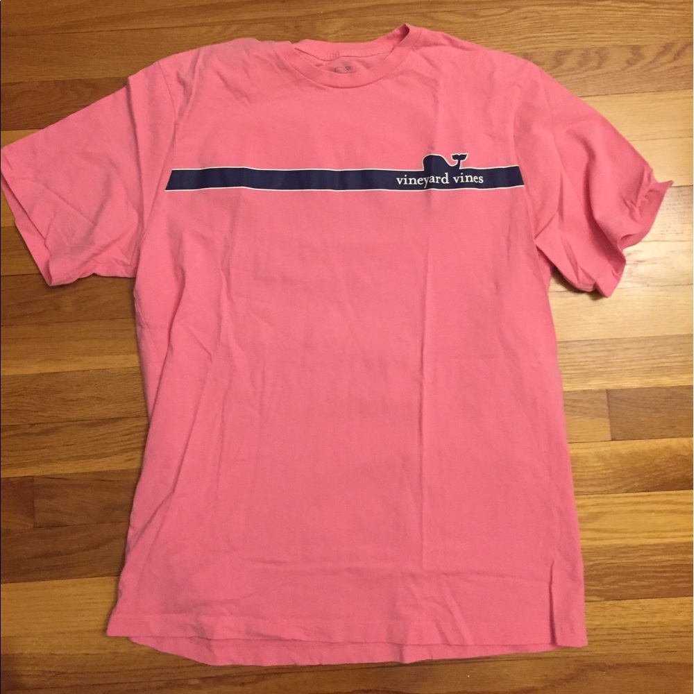 HIGHEST OFFER⚡️Pink vineyard vines t-shirt