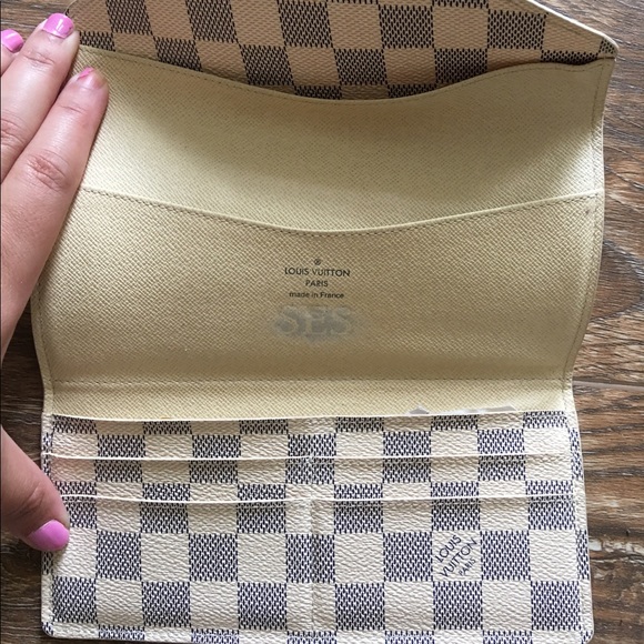 Pre loved LV Josephine wallet - Picture 3 of 4