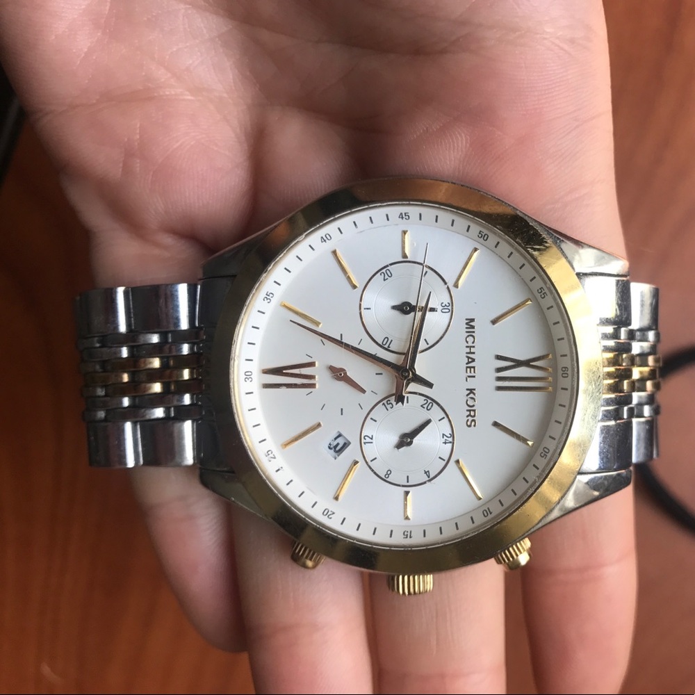 Micheal kors gold and silver watch - Picture 3 of 4