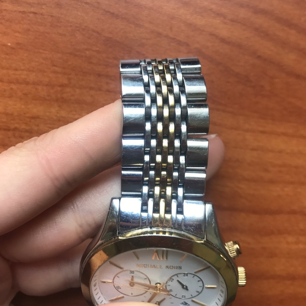Micheal kors gold and silver watch - Picture 4 of 4