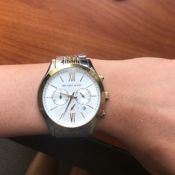 Micheal kors gold and silver watch - Picture 2 of 4
