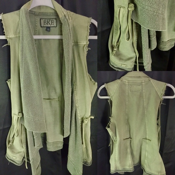 ❌SOLD❌ BKE Vest - Picture 3 of 3