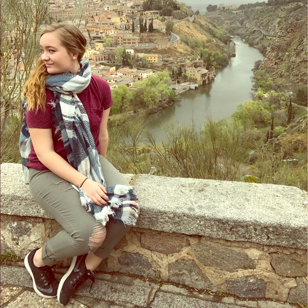 Meet your Posher, Cassie