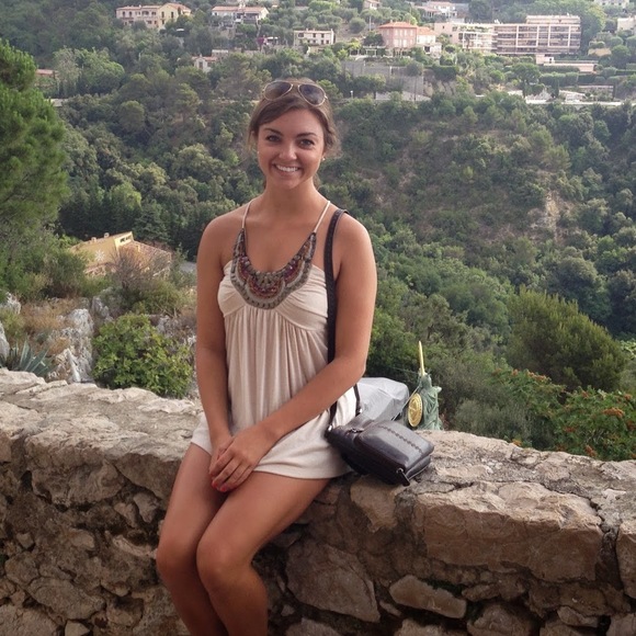 Meet your Posher, Caroline - Picture 1 of 1