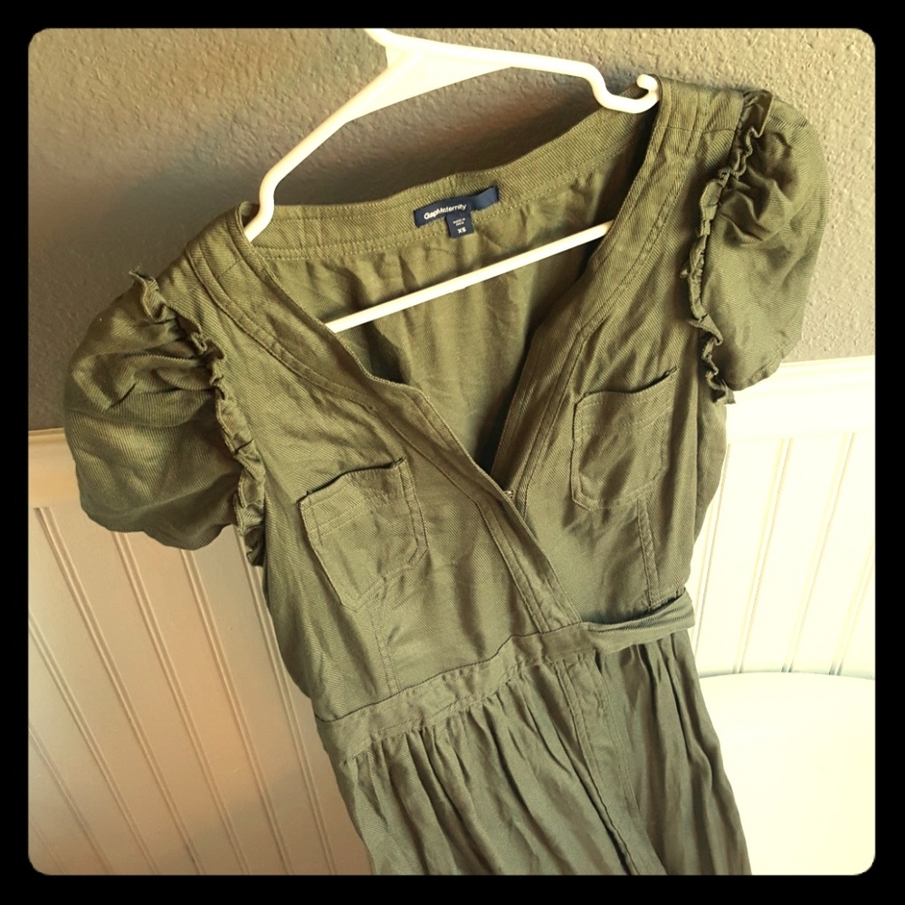 Great Condition Gap Maternity Dress!