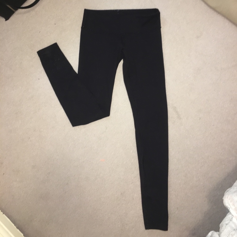 Lululemon, black leggings