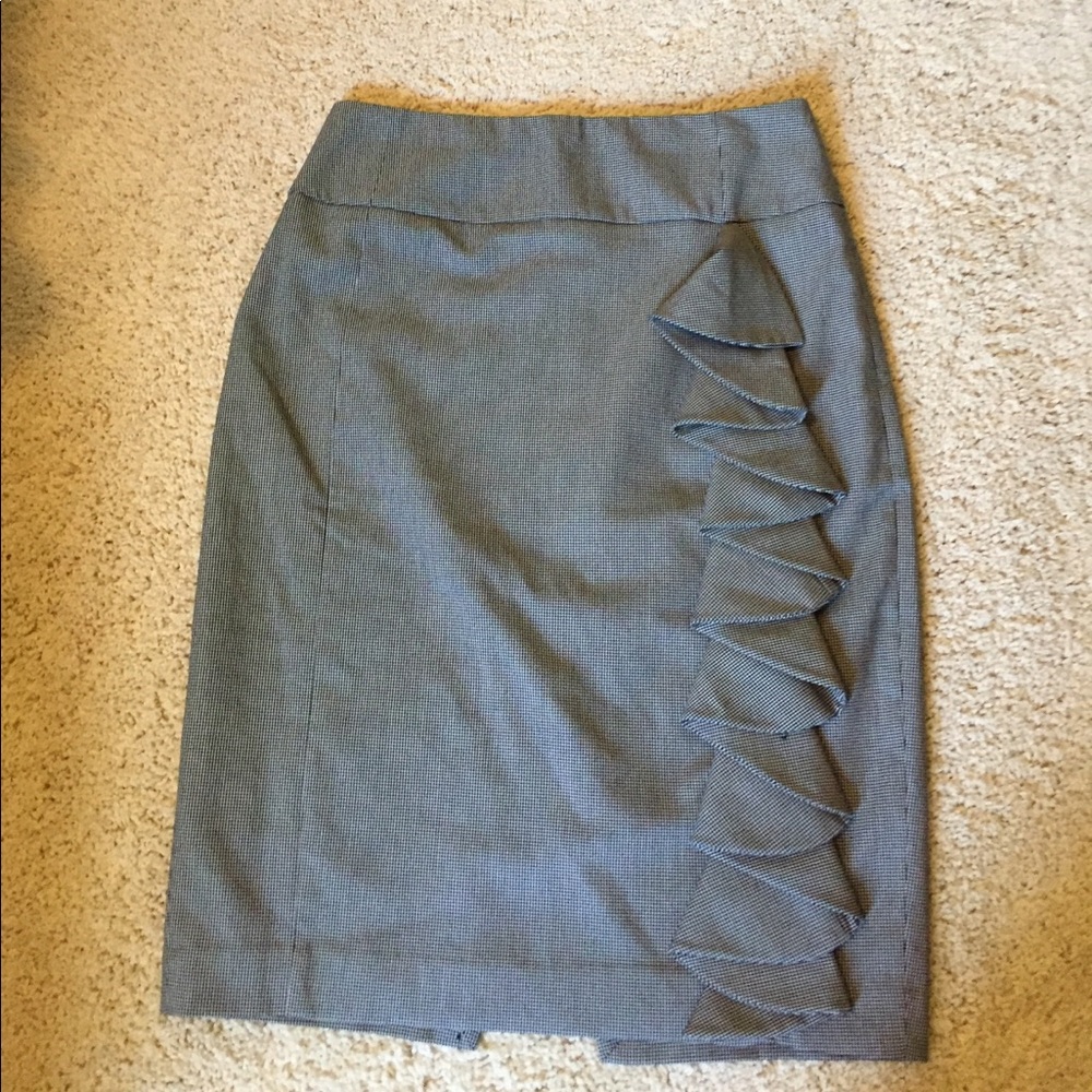 Gray Houndstooth Pencil Skirt with Ruffle Detail