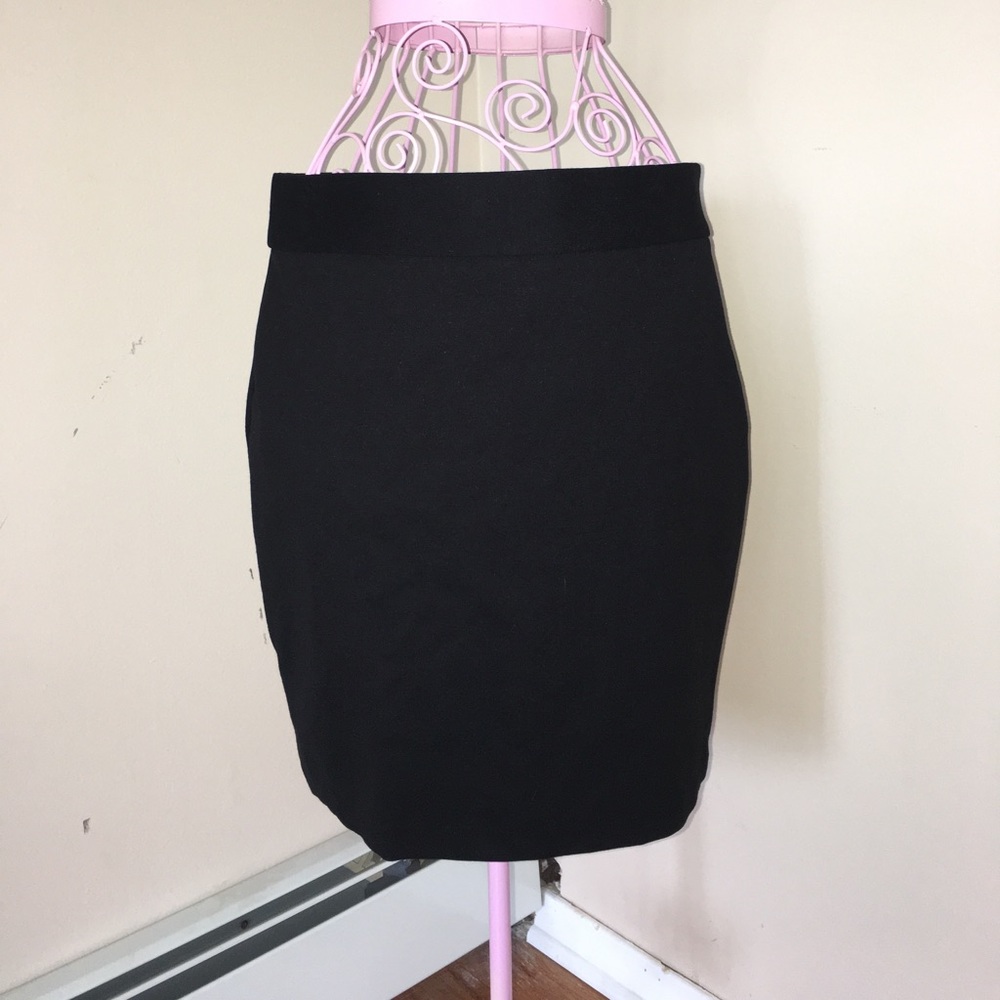 🖤❤️HP❤️🖤 Black skirt with stretch