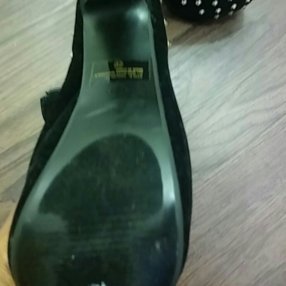 Boots - Picture 2 of 4