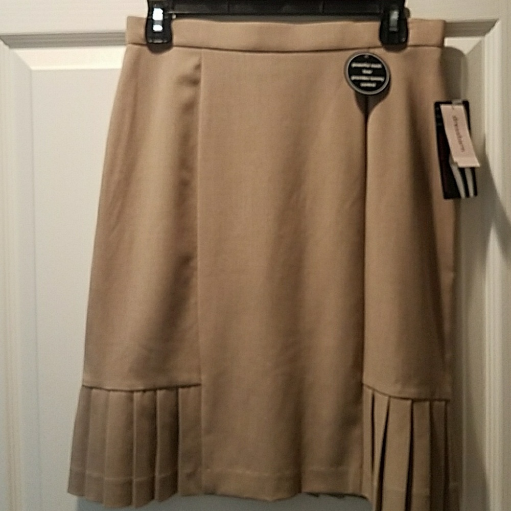 SOLD Cute women's skirt