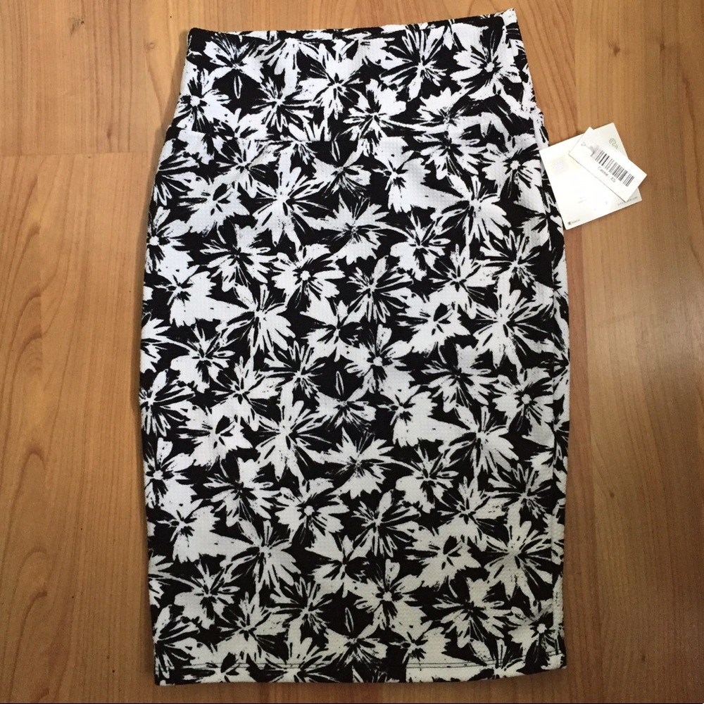 LuLaRoe Cassie Skirt XS NWT