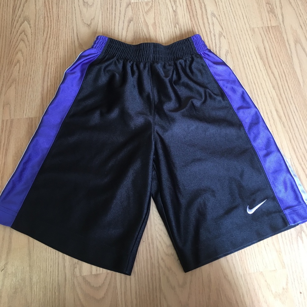 Boys black Nike shorts size M