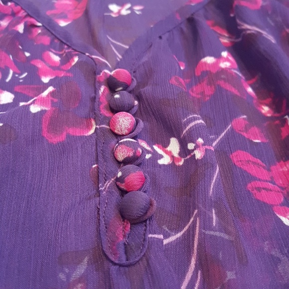 Express sheer bat wing floral blouse - Picture 2 of 6