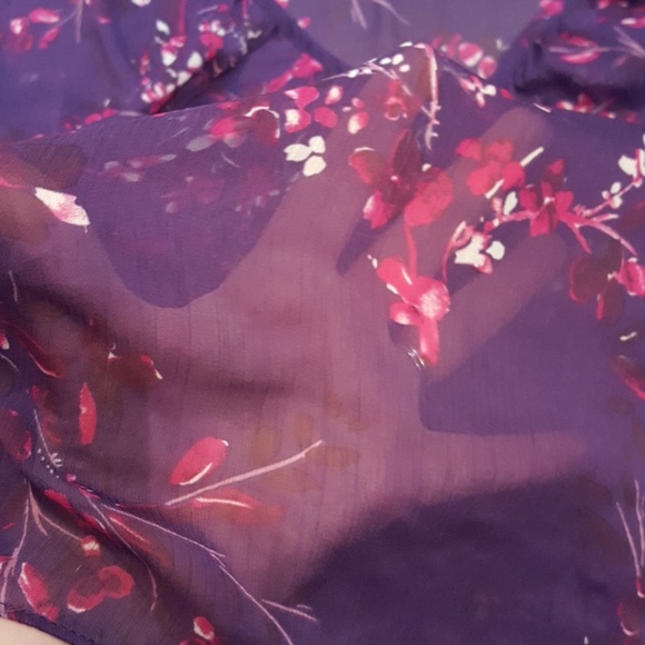 Express sheer bat wing floral blouse - Picture 5 of 6