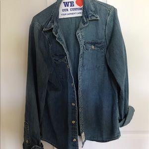 ABERCROMBIE & FITCH OVERSIZED DENIM BUTTON UP