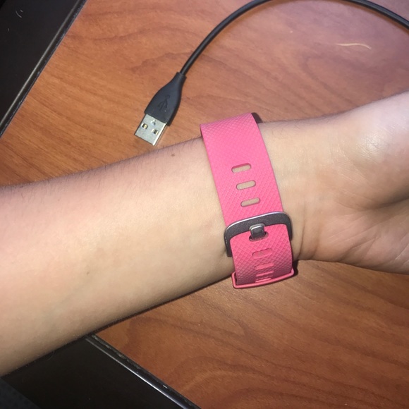 Fitbit charge HR pink main image 3