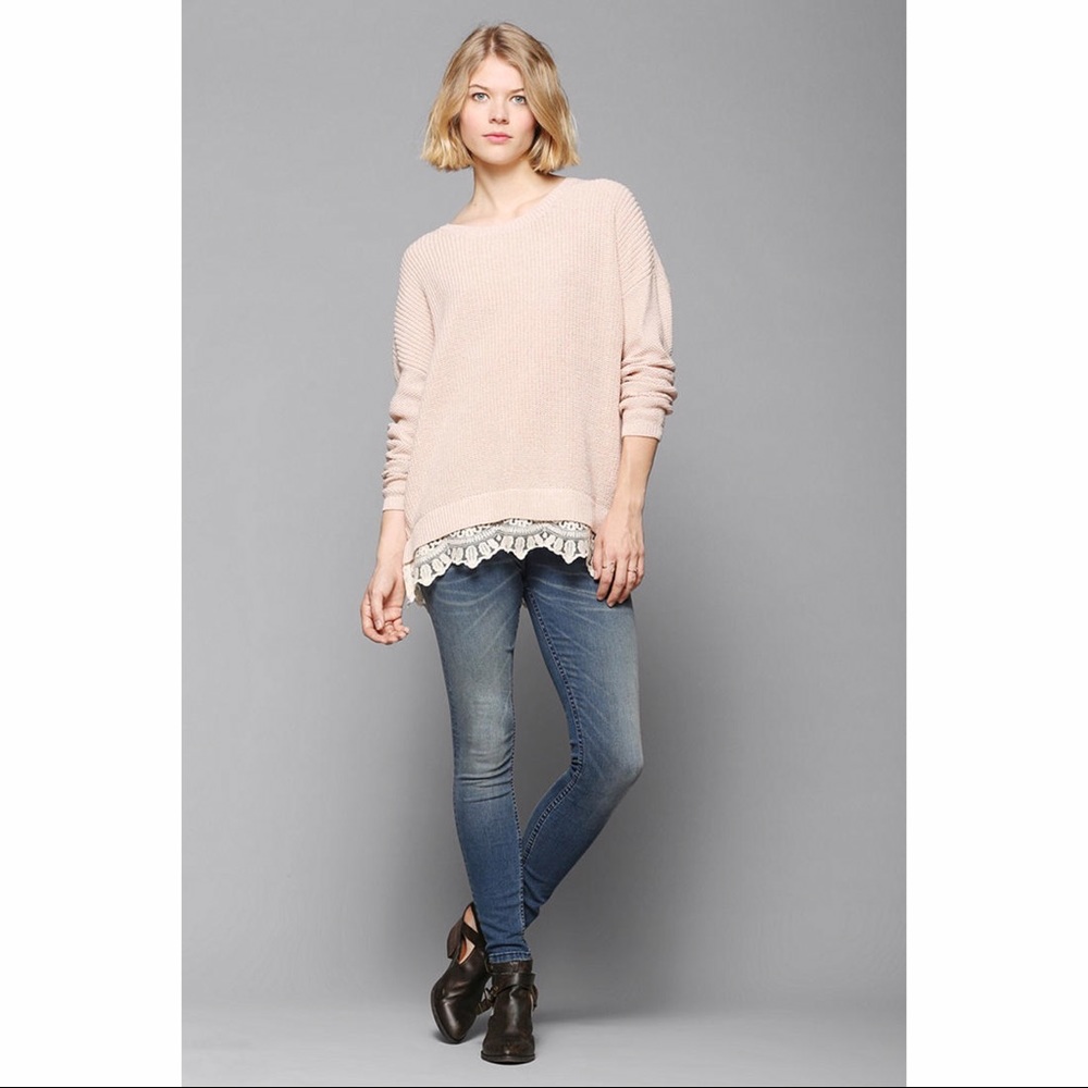 Urban Outfitters 🎀 Oversized Sweater with lace