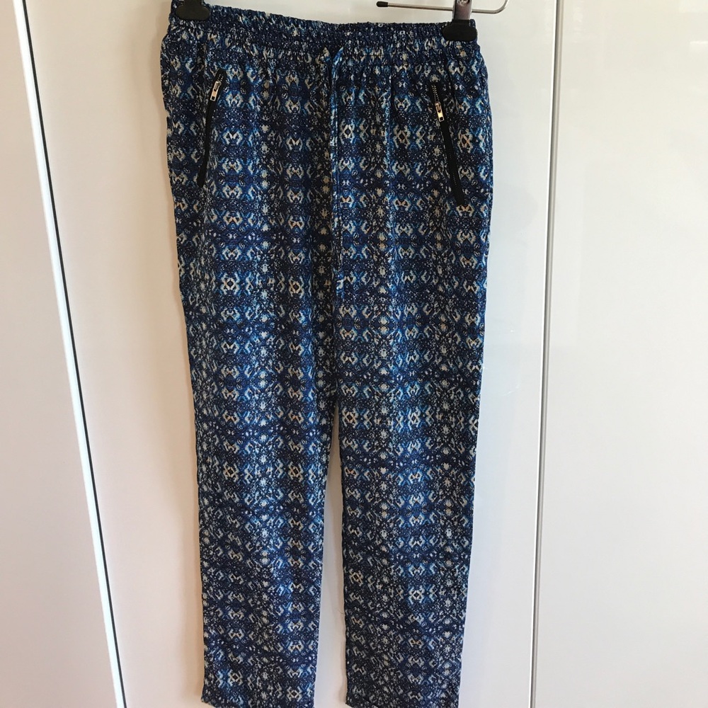 NEVER WORN Miss K silky pattern pants size medium