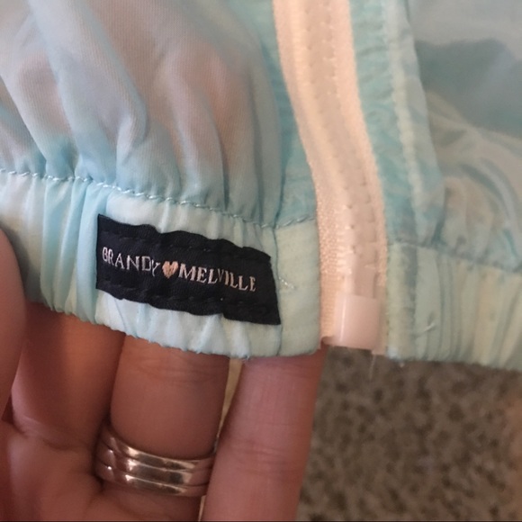 *SOLD*NWOT Brandy Melville windbreaker - Picture 2 of 3