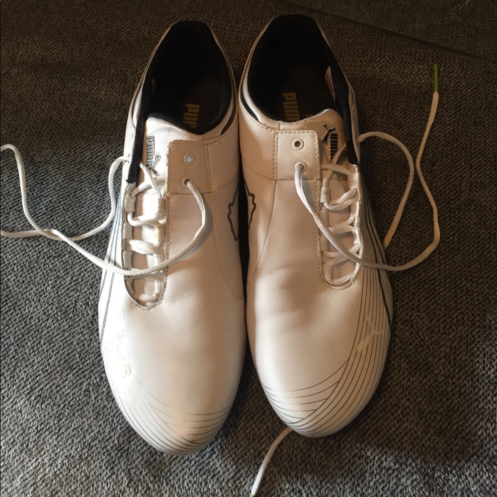 White puma shoes
